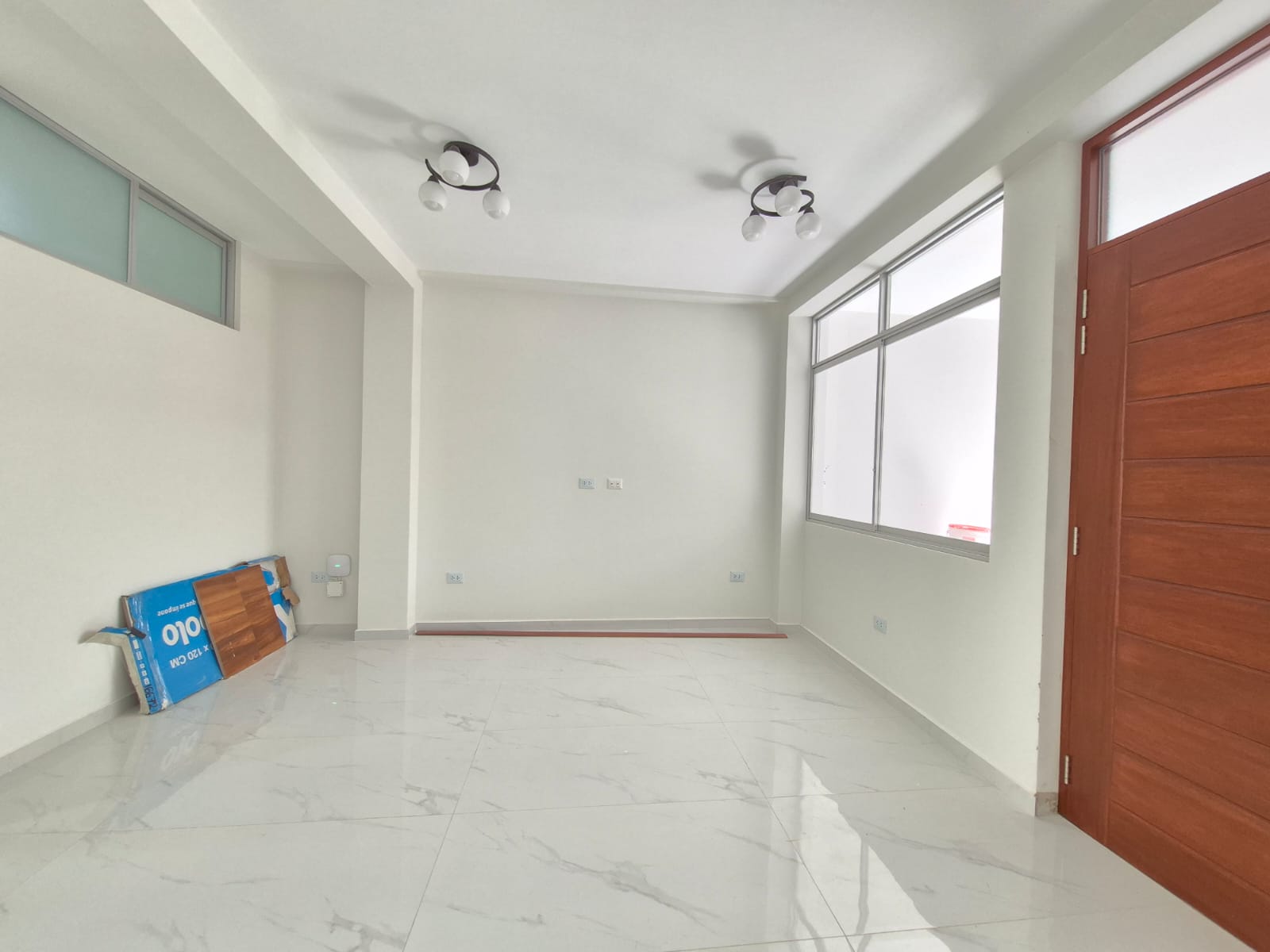 CASA EN URB LOS SAUCES - CHICLAYO