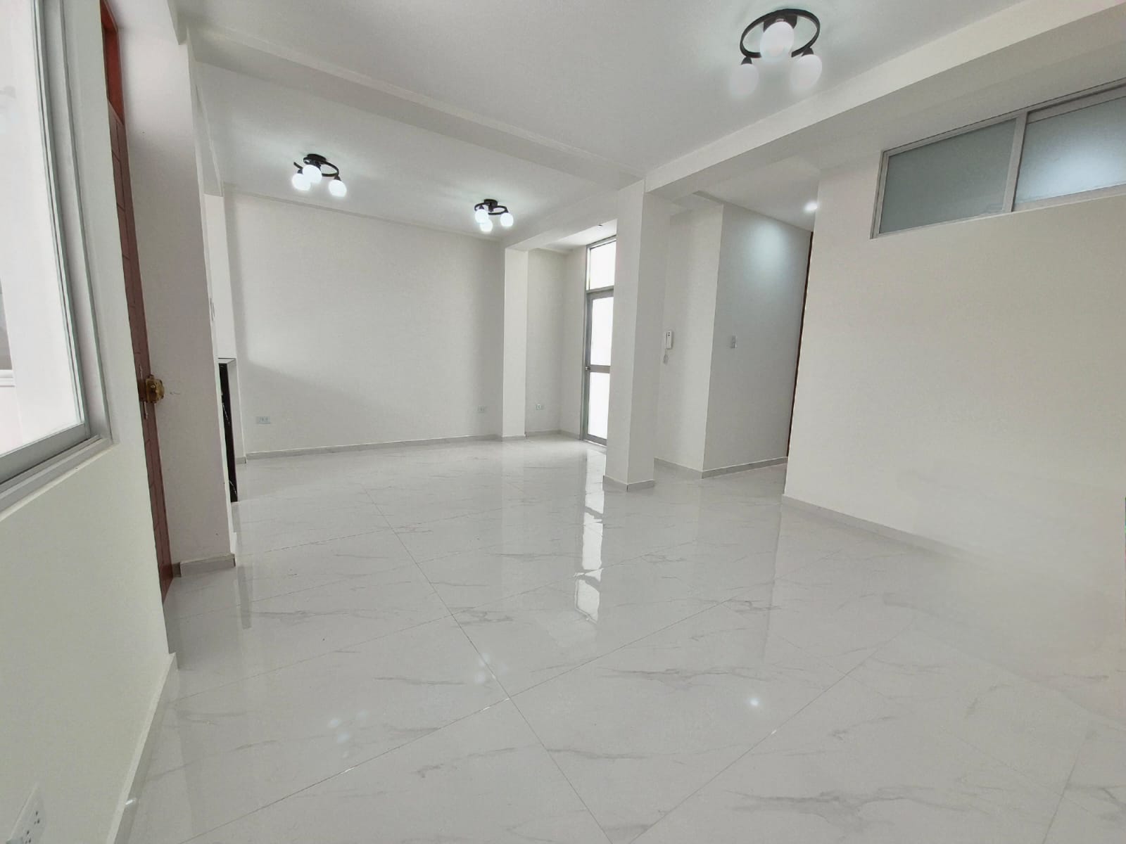 CASA EN URB LOS SAUCES - CHICLAYO