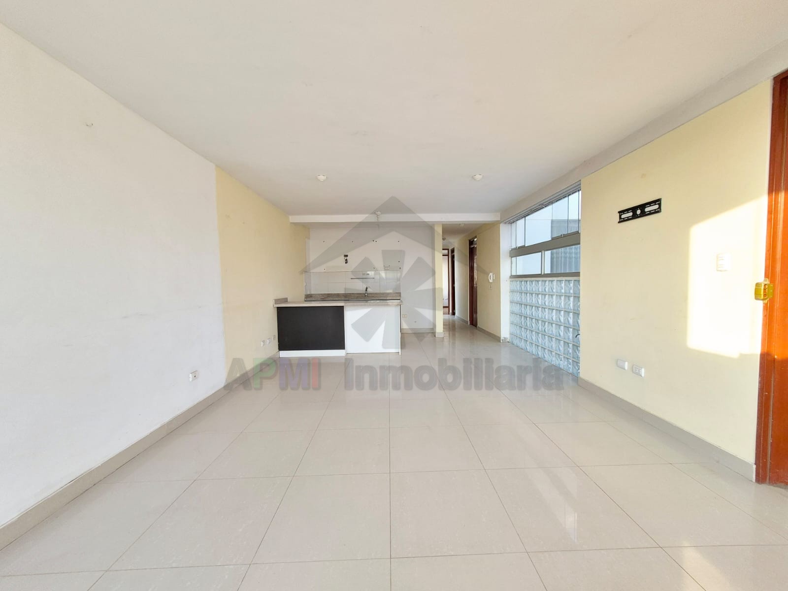 AMPLIO DPTO 5TO PISO EN SANTA VITORIA – CHICLAYO