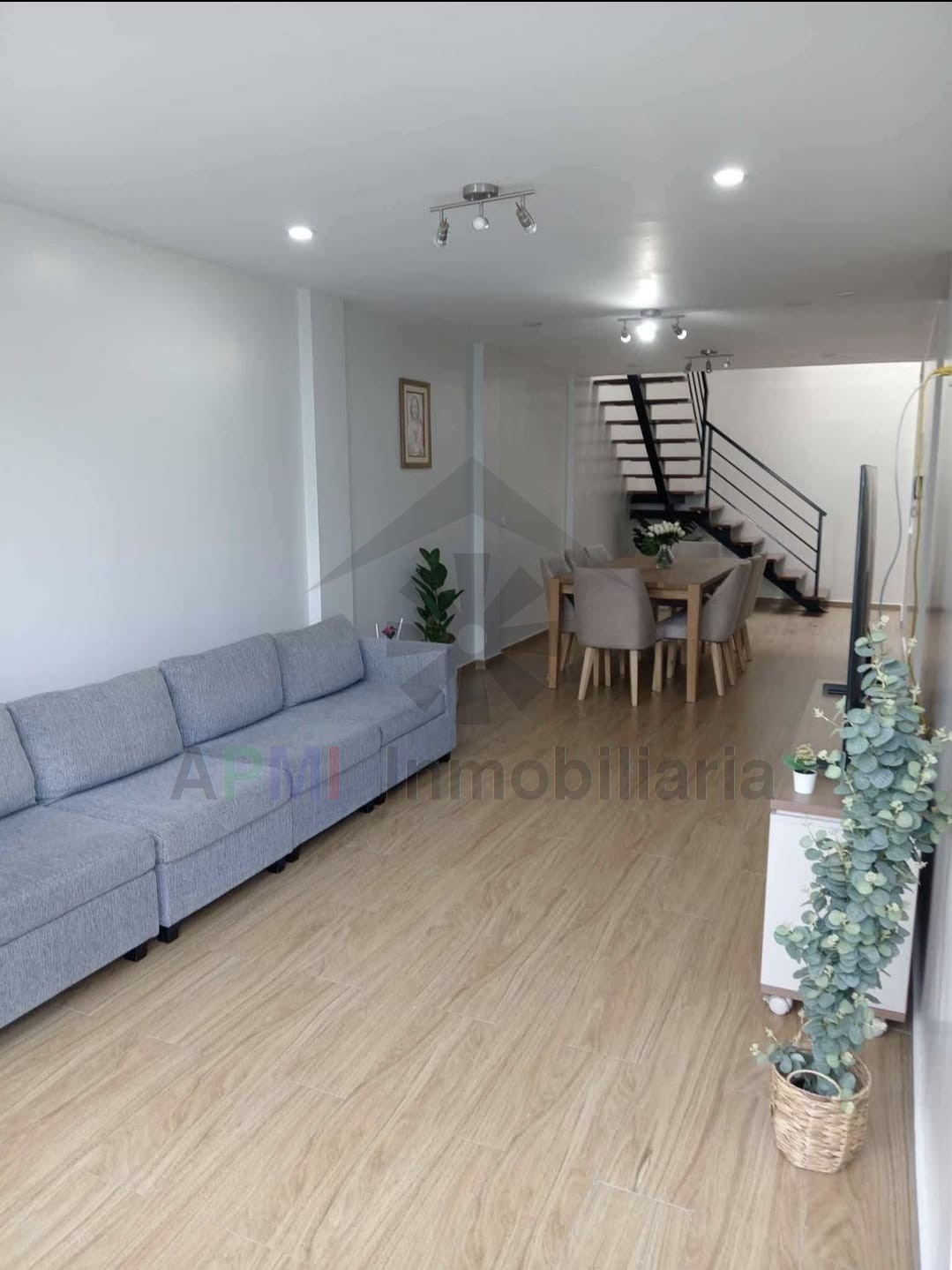 VENTA DE CASA EN URBANIZACIÓN LA ENSENADA Y CERCA DE LA UNIVERSIDAD SIPÁN